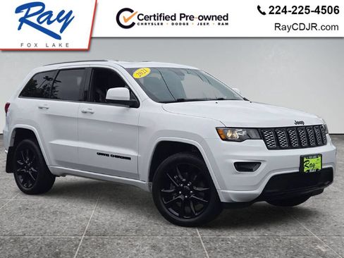 Certified 2021 Jeep Grand Cherokee Laredo X AWD/4WD image 1
