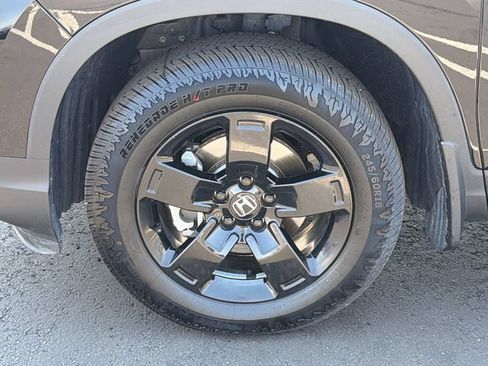 Used 2024 Honda Ridgeline Black Edition image 9