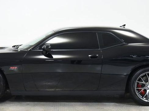 Used 2017 Dodge Challenger SRT w/ Technology Group image 5