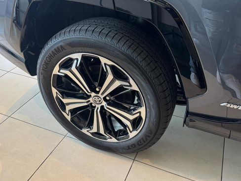 New 2025 Toyota RAV4 SE image 7