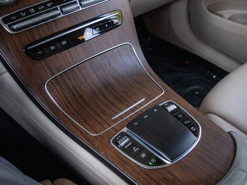 Used 2022 Mercedes-Benz GLC 300 4MATIC image 17