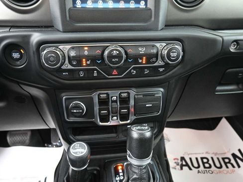 Used 2019 Jeep Wrangler Unlimited Sport S image 10