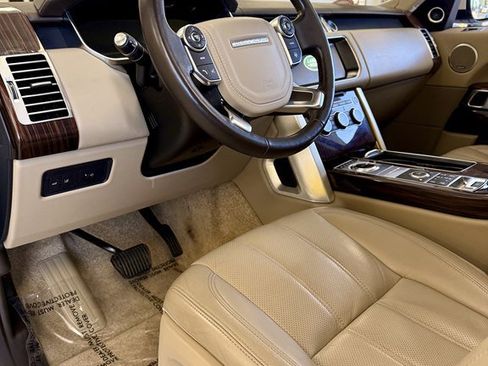 Used 2017 Land Rover Range Rover HSE image 13