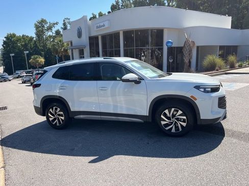 New 2025 Volkswagen Tiguan S image 2