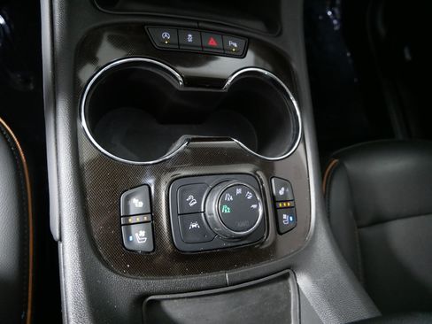 Used 2023 GMC Acadia AT4 w/ Technology Package AWD/4WD image 29