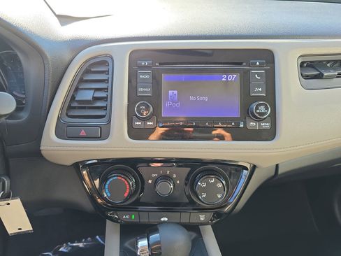Used 2016 Honda HR-V LX image 25