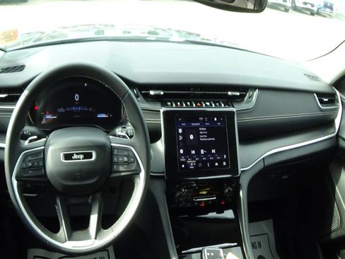 Certified 2023 Jeep Grand Cherokee L Laredo image 14