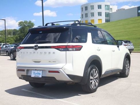Used 2023 Nissan Pathfinder SL w/ Lighting Package (N92) AWD/4WD image 6