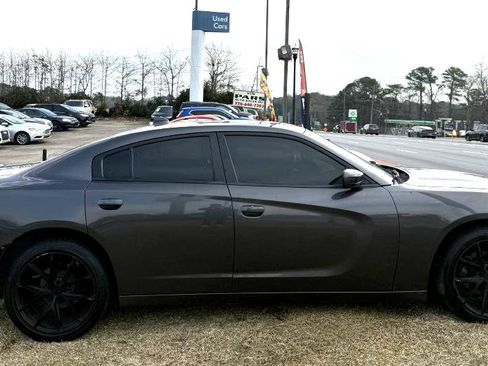 Used 2018 Dodge Charger SXT Plus image 5