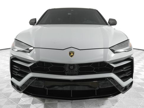 Used 2022 Lamborghini Urus AWD/4WD image 2