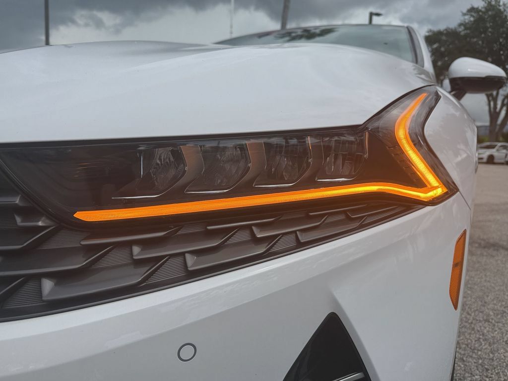 Used 2023 Kia K5 EX w/ EX Premium Package FWD image 9