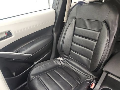 Used 2025 Toyota Corolla Cross L FWD image 14