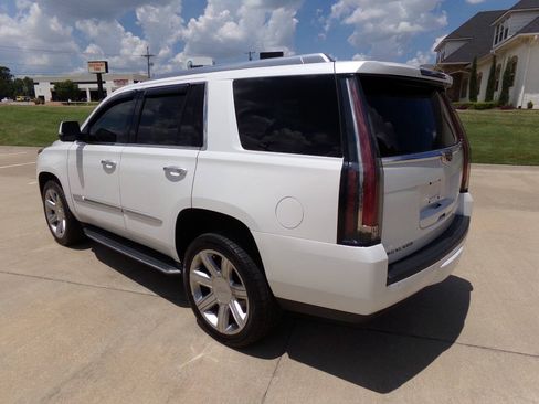 Used 2016 Cadillac Escalade Luxury AWD/4WD image 36