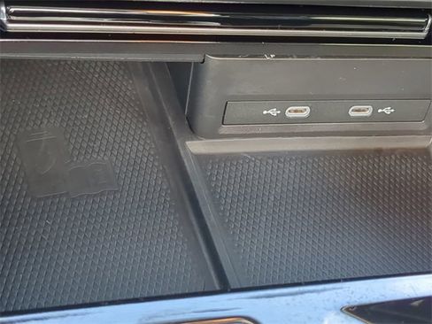 Certified 2024 Volkswagen Atlas Cross Sport SE image 24