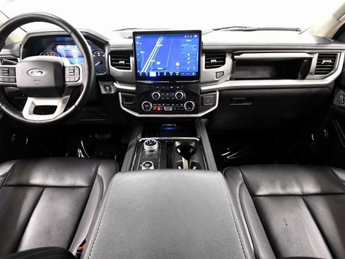 Used 2024 Ford Expedition XLT image 3