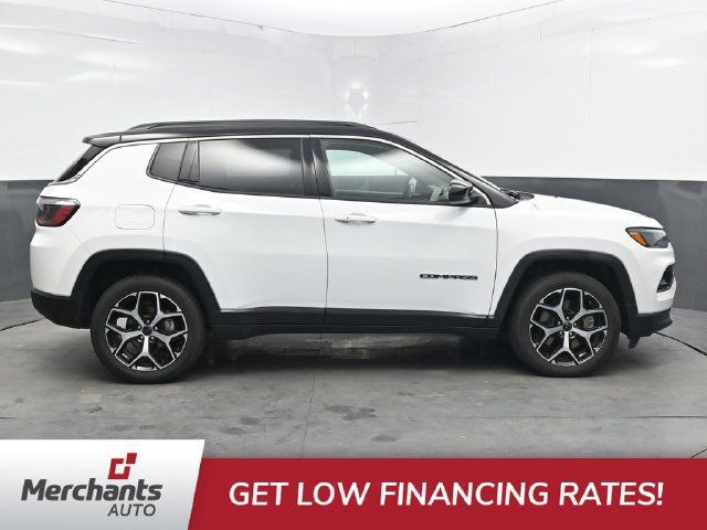 Used 2025 Jeep Compass Limited AWD/4WD image 9