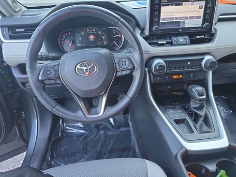 Used 2019 Toyota RAV4 Limited w/ Advanced Technology Package FWD image 15