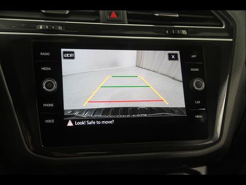 Certified 2023 Volkswagen Tiguan SE R-Line AWD/4WD image 15