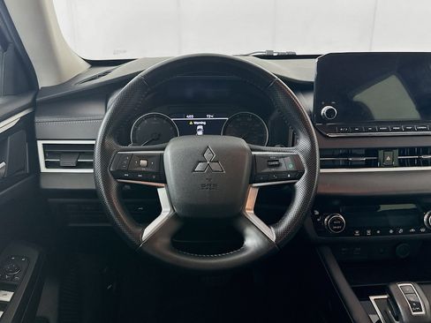Used 2024 Mitsubishi Outlander SE AWD/4WD image 18