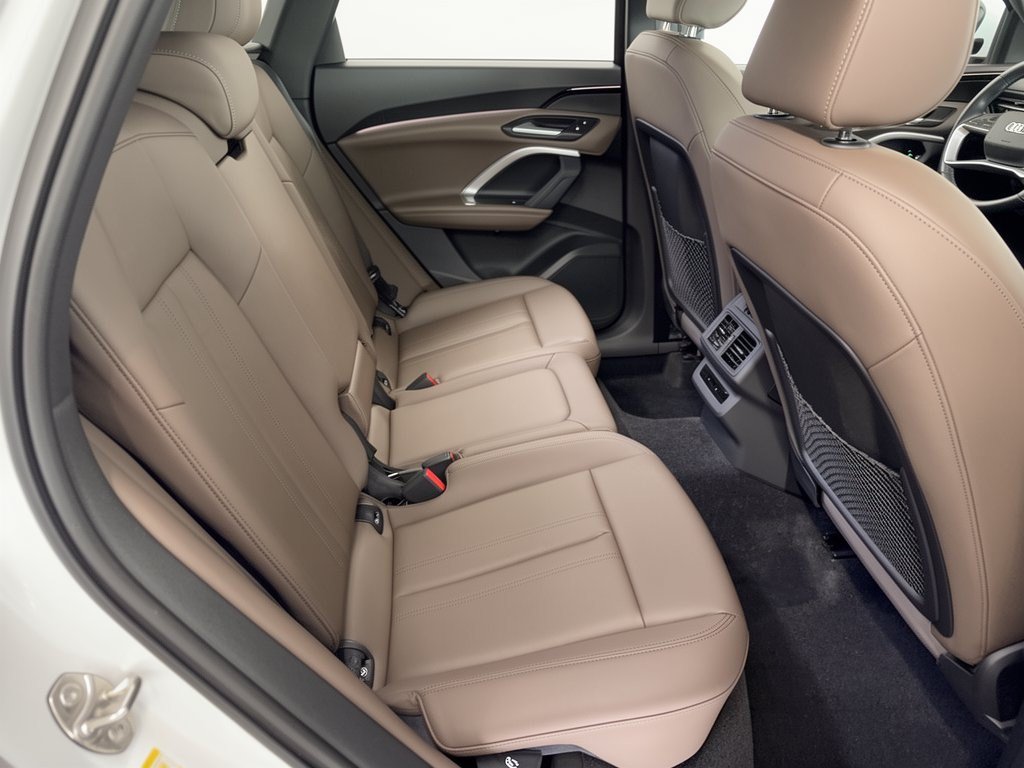 Used 2025 Audi Q5 Premium w/ Convenience Package AWD/4WD image 29
