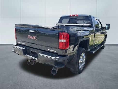Used 2018 GMC Sierra 2500 Denali w/ Duramax Plus Package AWD/4WD image 4