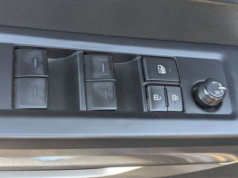 Used 2022 Toyota Tundra SR5 w/ SR5 Convenience Package image 12