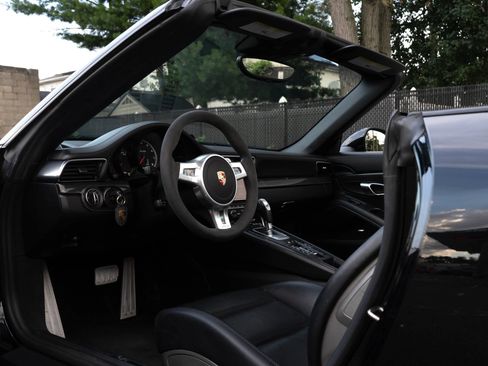 Used 2014 Porsche 911 Turbo image 54