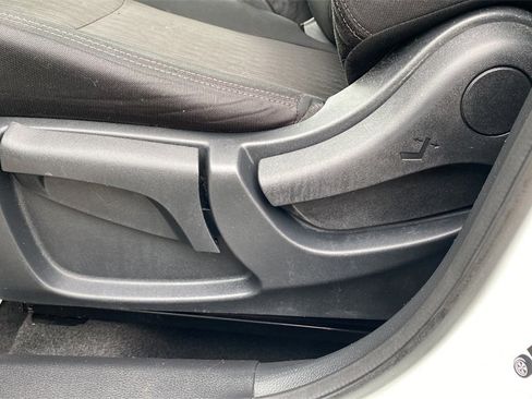 Used 2019 Nissan Rogue S image 23