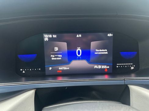 Certified 2022 Volkswagen Taos SE image 8