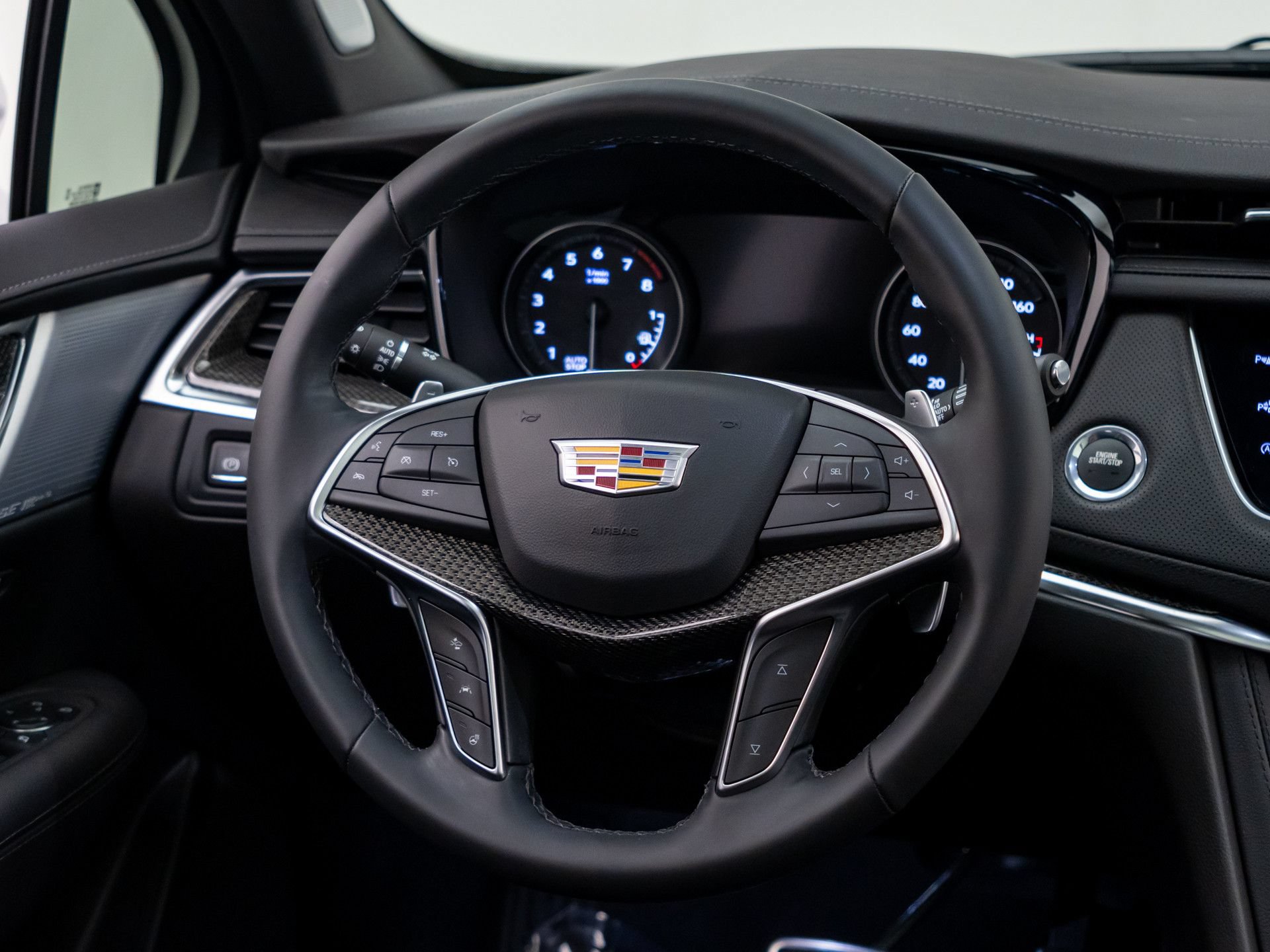 Certified 2026 Cadillac XT5 Sportv w/ LPO, Onyx Lite Package AWD/4WD image 10