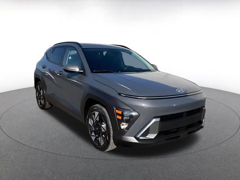 Used 2025 Hyundai Kona SEL image 3