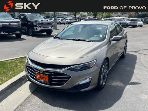 Used 2022 Chevrolet Malibu LT FWD image 2