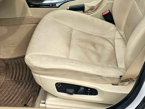 Used 2010 BMW 528i xDrive Sedan image 18