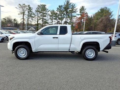 Used 2025 Toyota Tacoma SR image 6