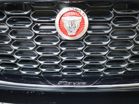 Used 2023 Jaguar F-TYPE R image 30