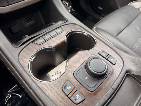 Used 2021 GMC Acadia Denali w/ Denali Technology Package FWD image 23