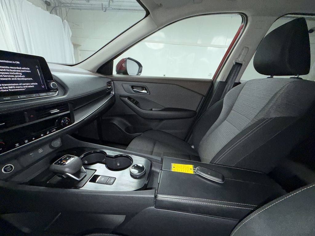 Used 2023 Nissan Rogue SV AWD/4WD image 10