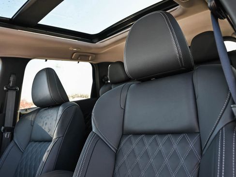 New 2025 Mitsubishi Outlander SEL image 20