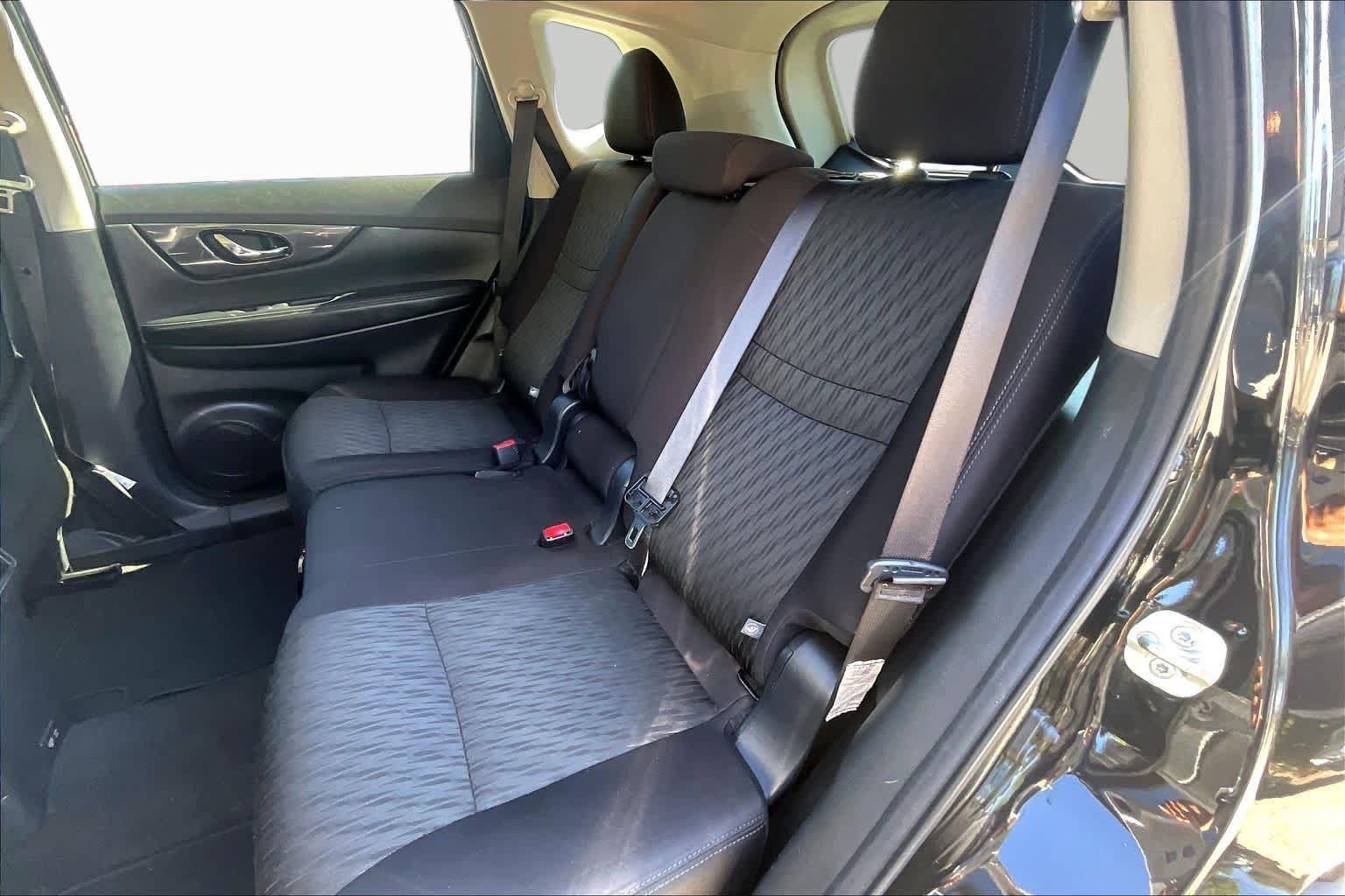 Used 2020 Nissan Rogue S w/ Special Edition Package FWD image 20