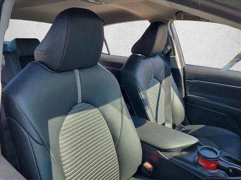 Used 2023 Toyota Camry SE image 15