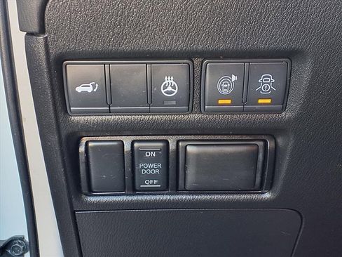 Used 2020 Nissan Armada Platinum w/ Captain's Chairs Package image 12