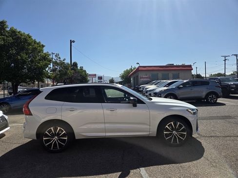 Used 2023 Volvo XC60 B5 Ultimate w/ Climate Package AWD/4WD image 3
