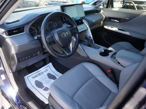 Used 2021 Toyota Venza Limited image 8