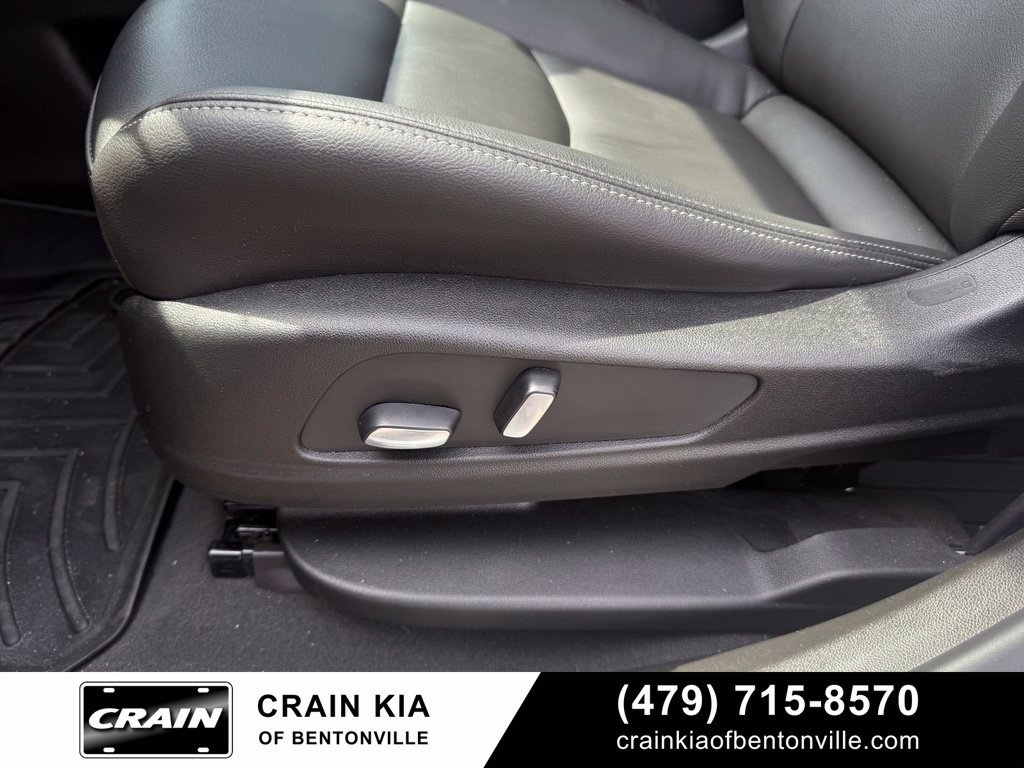 Used 2024 Cadillac XT6 Luxury AWD/4WD image 11