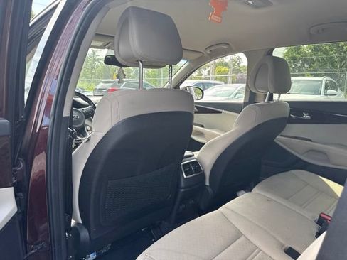 Used 2016 Kia Sorento AWD w/ LX Convenience Package image 11