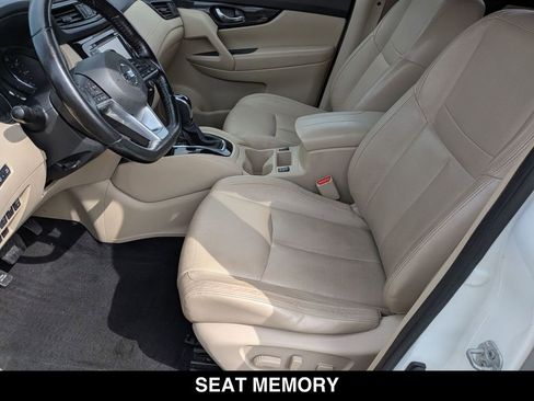 Used 2017 Nissan Rogue SL AWD/4WD image 19
