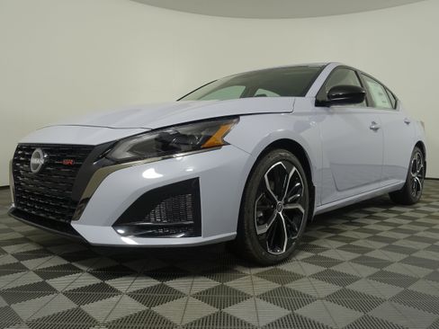 New 2025 Nissan Altima 2.5 SR w/ SR Premium Package image 14