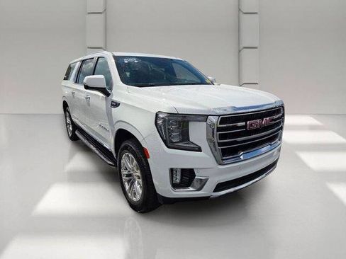 Used 2024 GMC Yukon XL SLT w/ SLT Premium Package AWD/4WD image 3