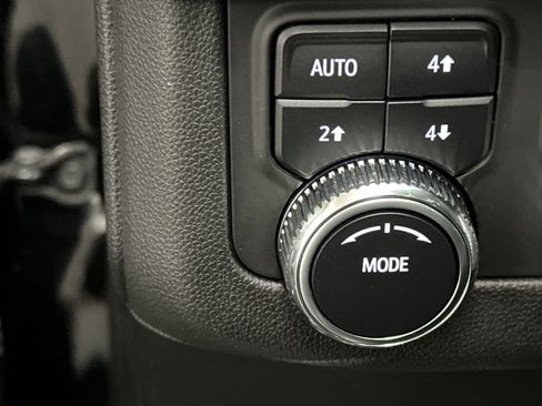 Used 2023 GMC Yukon XL AT4 image 42