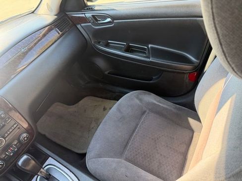 Used 2012 Chevrolet Impala LT w/ LT Sunroof Package image 15